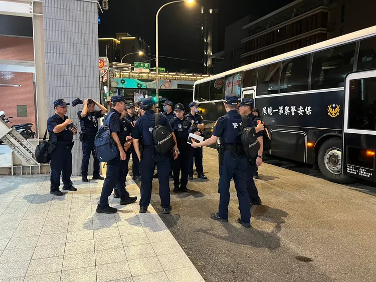 保一總隊警力支援。桃園市警局提供
