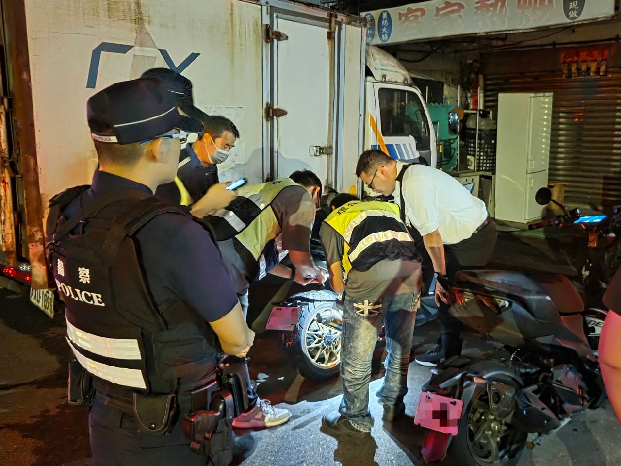 轟隆聲擾民掰了!新店警出動「聲音照相」 改裝噪音車現形挨罰