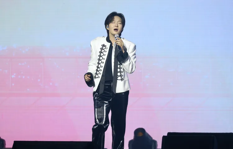 李昌燮開場演唱《Spotlight》飆高音，直呼「快死掉了」。莊宗達攝
