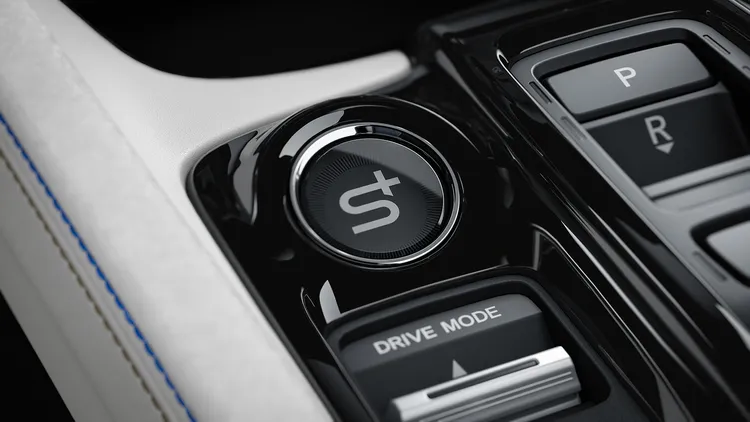 Honda首度導入S+ Shift模擬換檔功能，透過聲浪、轉速與馬達控制模擬傳統跑車換檔節奏。原廠照片
