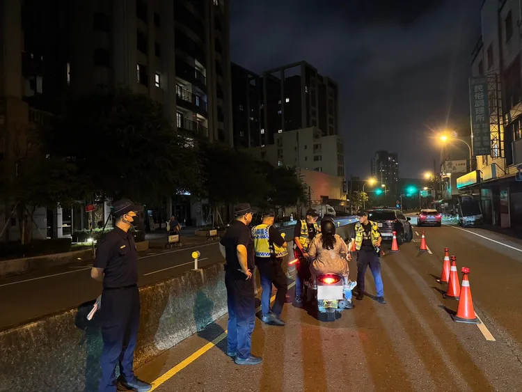 新竹縣警局執行全國性取締毒後駕車專案勤務。新竹縣警局提供