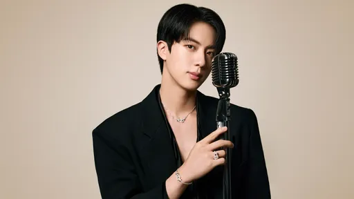 Jin發文賀BTS成軍13周年　戴FRED喊話阿米「要一直在一起」