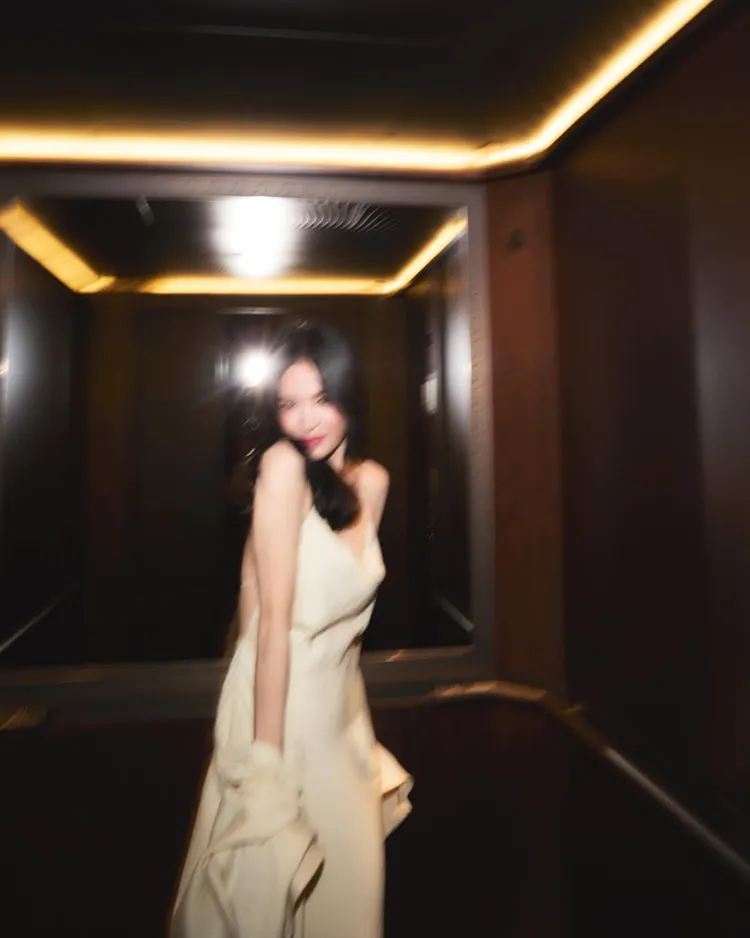 宋慧喬分享多張晚宴美照。翻攝IG