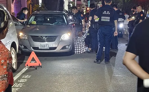 台中毒駕男躲警查緝沿路違規　撞傷行人被逮！違規裁罰逾12萬