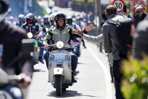 Vespa 80周年慶典羅馬登場　全球萬名車迷齊聚見證義式經典