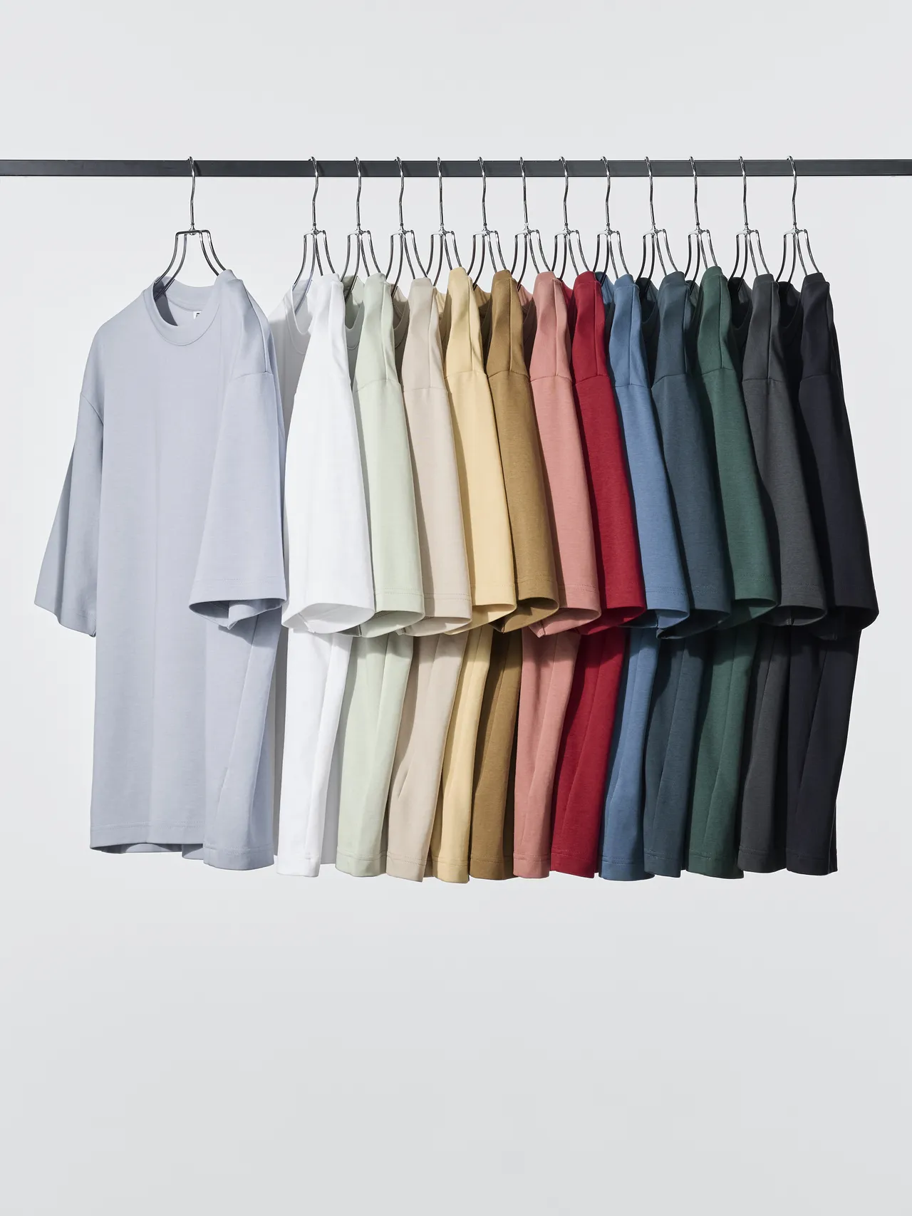 UNIQLO人氣T恤系列帶來豐富色選。品牌提供
