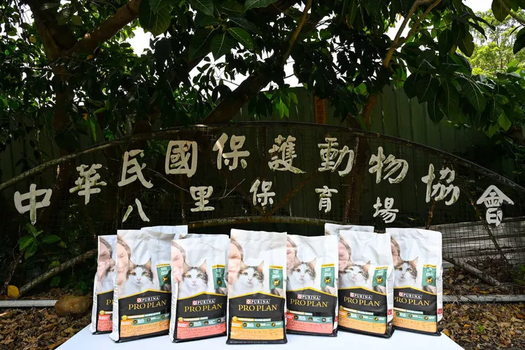 冠能舒敏系列貓糧，以獨家專利技術中和過敏原，讓愛不再有距離。業者提供