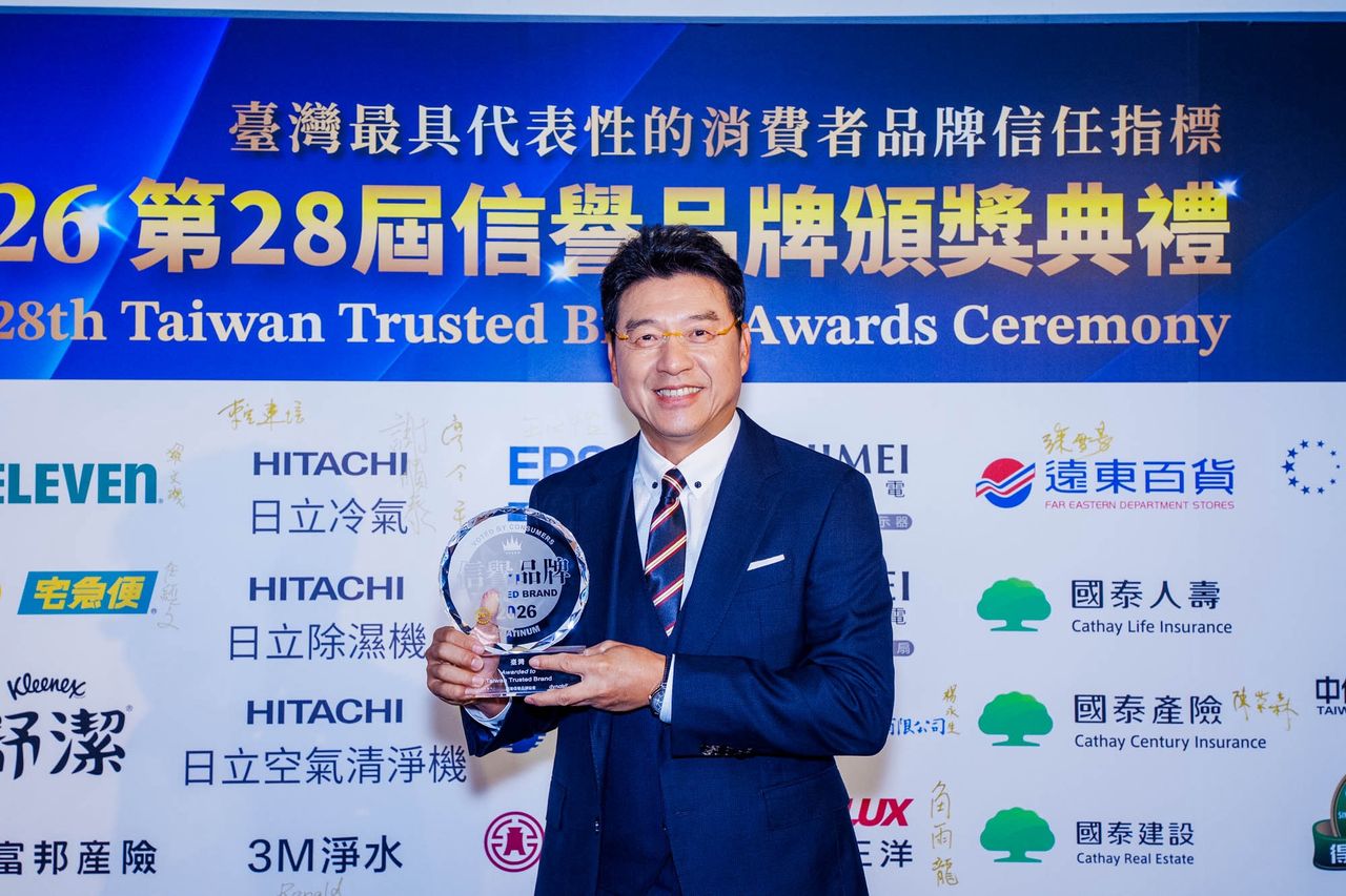 謝震武主持節目30年沒請假 被拱參政再度表態了