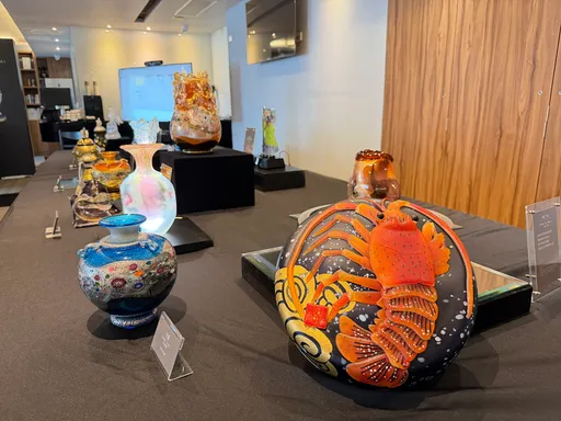 高雄漢來舉辦玻璃藝術座談　27件匠心之作展現光影之美