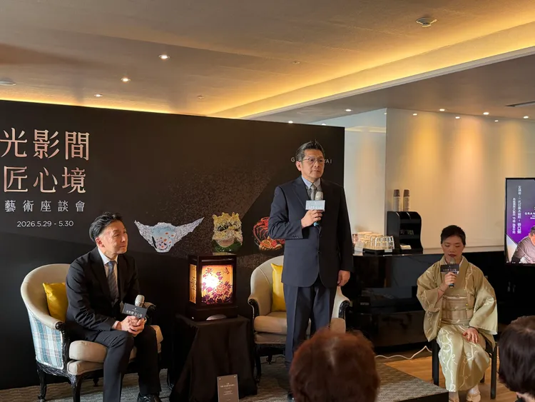 二代目黑木國昭-谷口榮，於「光影間｜匠心境」藝術座談會中分享創作歷程與玻璃工藝技法，帶領賓客深入認識日本職人精神。業者提供