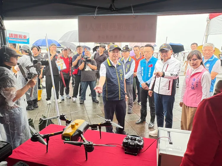 水域安全救護裝備展示。消防局提供