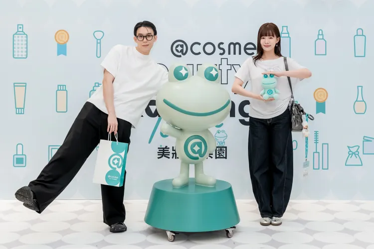 @cosme超萌官方IP青蛙「米凱嚕」也首度跨海登台。品牌提供