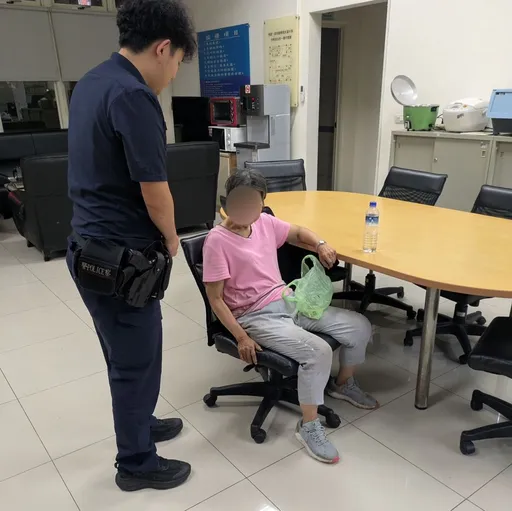 失智嬤離家一日！板橋流浪到大溪　大溪暖警眼尖尋獲助返家