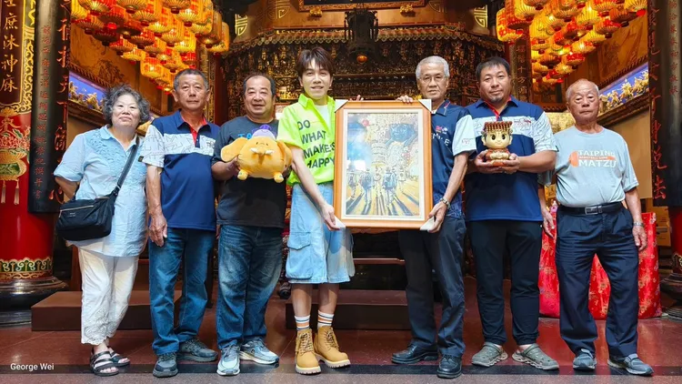 許志豪收到國內知名藝術家蘇慧棉老師的珍貴畫作。翻攝許志豪臉書