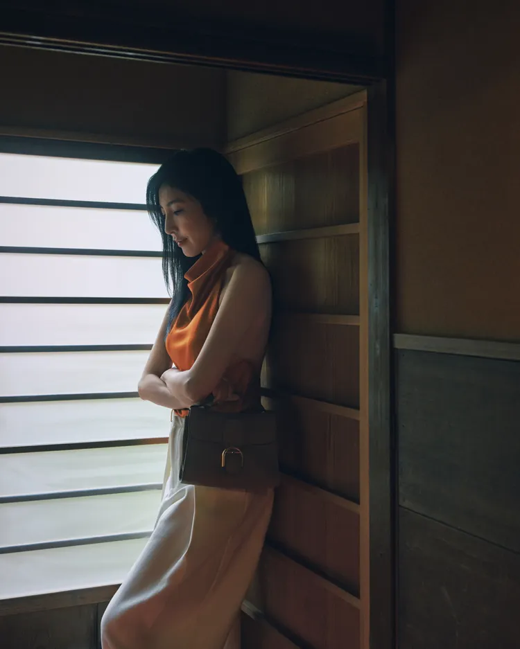 楊謹華舉手頭足之間充滿女神氣韻。品牌提供