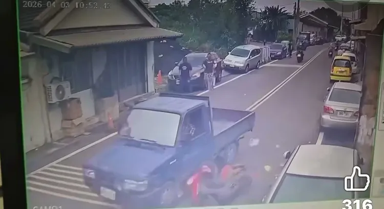 陳男撞倒施姓婦人後，還輾過其身體加速逃逸。資料照片