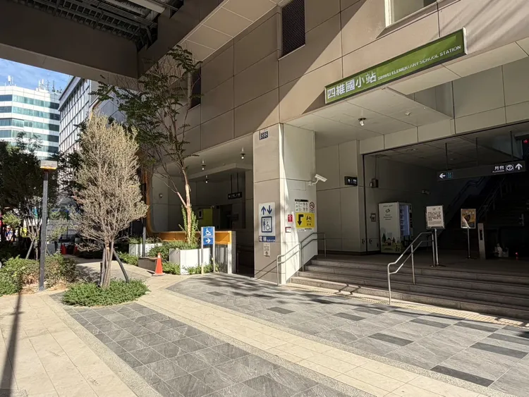 台中捷運「四維國小站」與文心崇德站僅3分鐘車程，共享同生活圈，同樣千萬預算在此可多買8.5坪。永慶房產集團提供