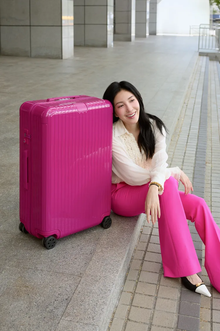 才剛回國的楊謹華又忍不住拉著RIMOWA出門。品牌提供