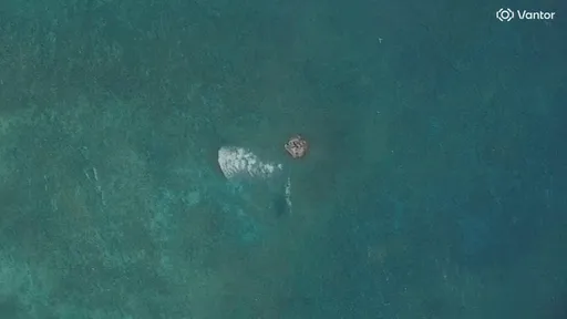 南海黃岩島冒出不明漂浮物　菲律賓喊話要中國拆除