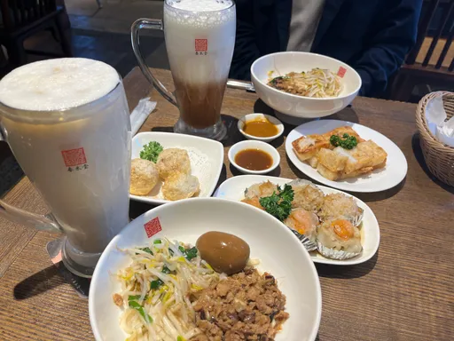 春水堂掃碼點餐＋排隊結帳　收10％服務費合理嗎？萬人掀共鳴