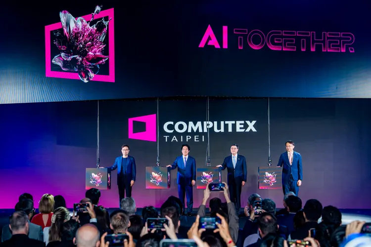 COMPUTEX 2026 今以「AI Together」為主題盛大揭幕，開幕儀式邀集重要產業領袖共同啟動展會，揭示AI創新、智慧運算與未來科技發展新篇章。貿協提供