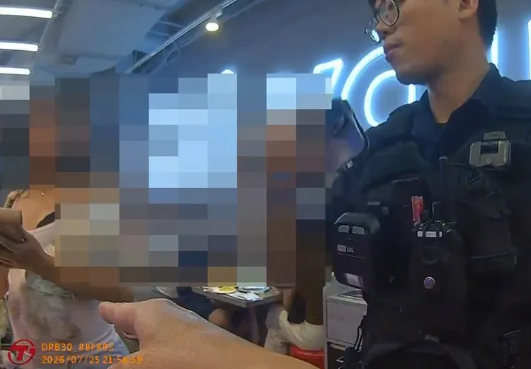 警方到場處理糾紛。翻攝畫面