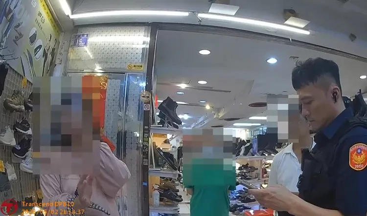 郭女5月份才因買鞋與店家糾紛。翻攝畫面