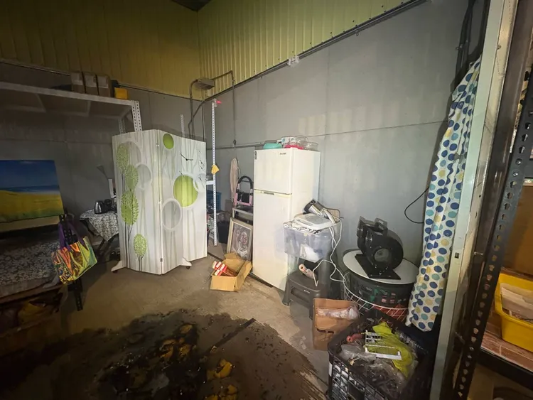 蔡男在店內燒金紙引發火警。翻攝畫面