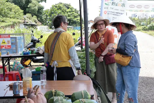 買野菜、做DIY、跳圍舞　Lipahak野菜好市邀民眾感受原民生活