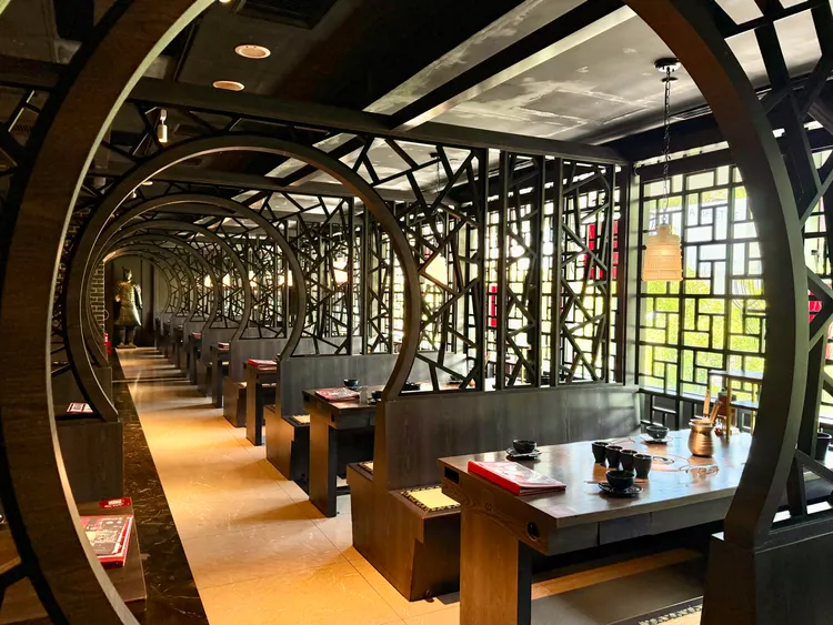 這一鍋「台北信義殿」用餐空間。莊偉祺攝