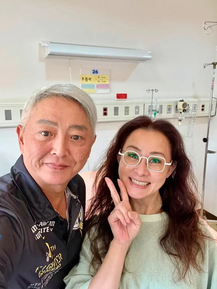 先前高欣欣在日本照顧弟弟，丈夫李國超手術，由兵家綺代為接送，雙方感情如家人。翻攝李國超臉書