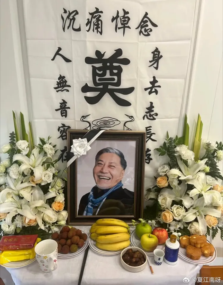 王侃遺照露出爽朗笑容。翻攝夏江南呀微博