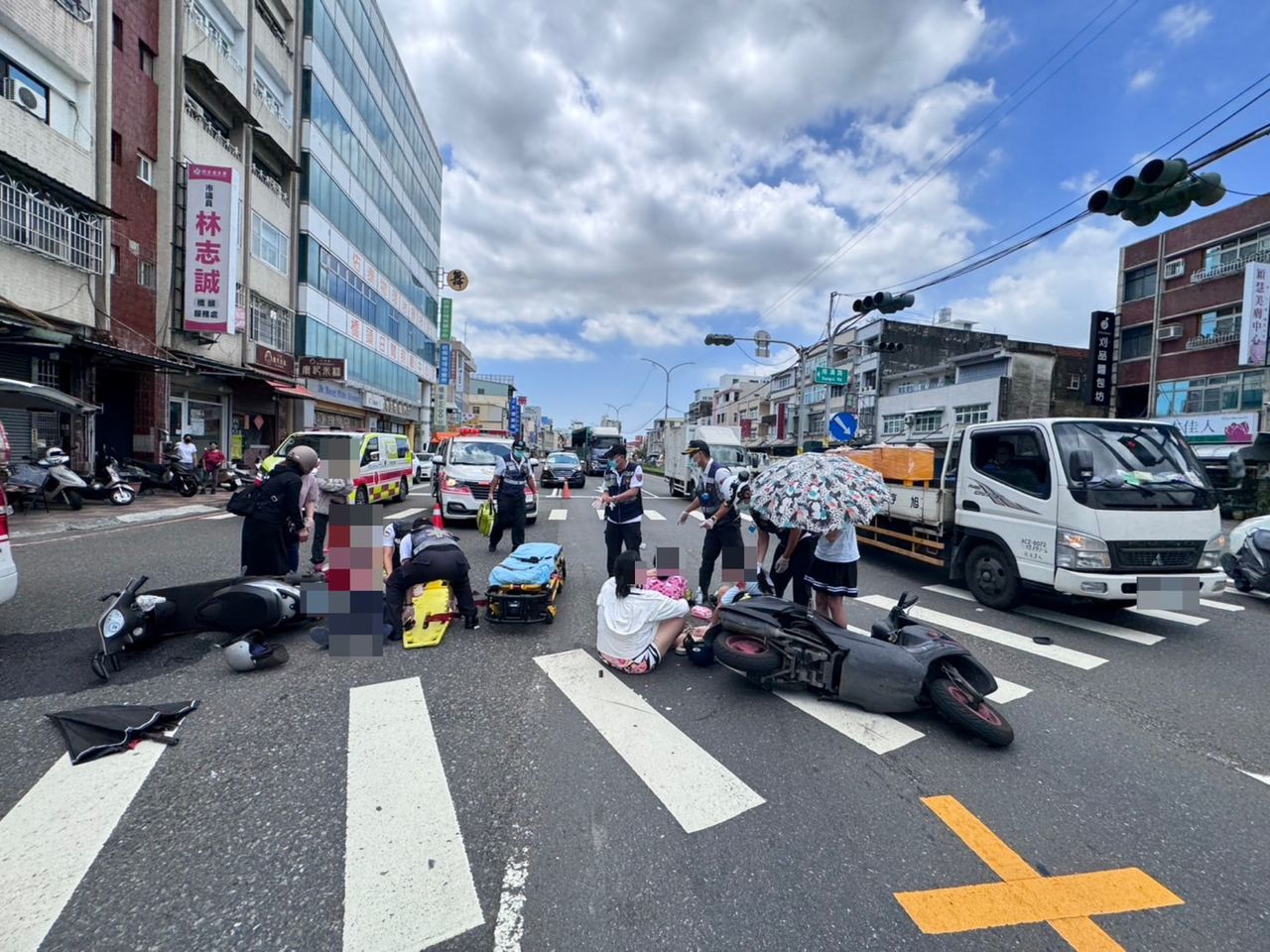 高雄7旬茶商出門送貨 闖紅燈撞四貼女…5人倒地他送醫不治