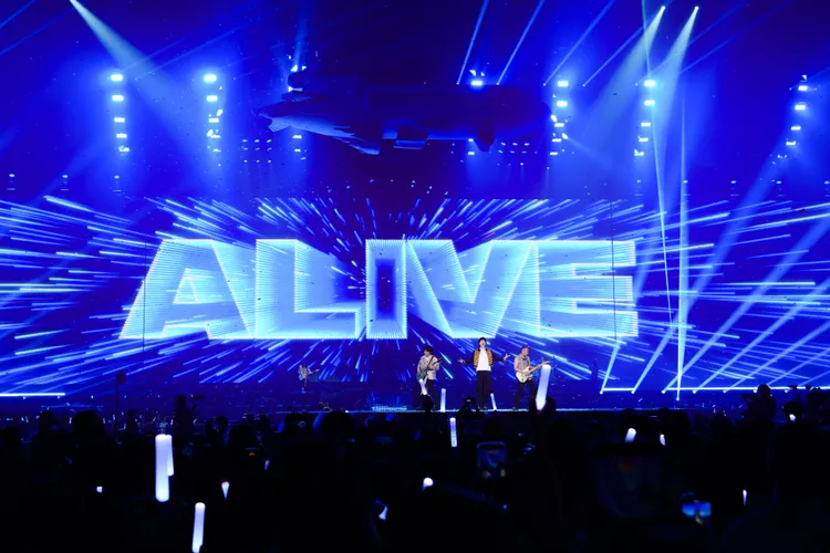 五月天台北站首唱新歌《Alive》。相信音樂提供