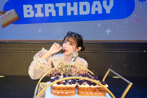  影｜李珠珢生日會大跳性感「抖臀貓咪舞」！粉絲全看暈：太頂了