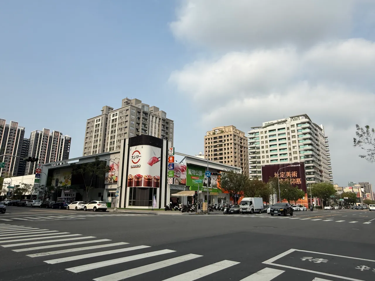 明誠四路周邊屬於區段少見商業區，因此租金行情也較高。葉家銘攝