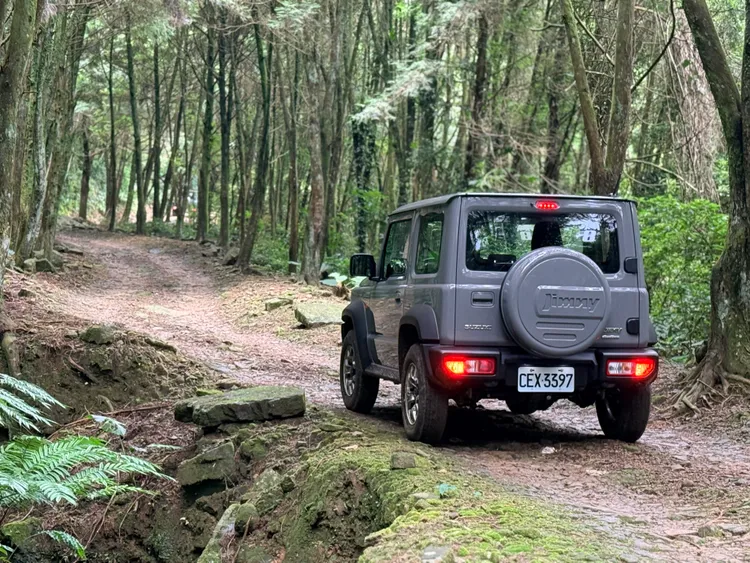 即日起SUZUKI同步展開全台試乘活動，完成試乘即可獲贈Jimny TOMICA限量模型車乙台。業者提供