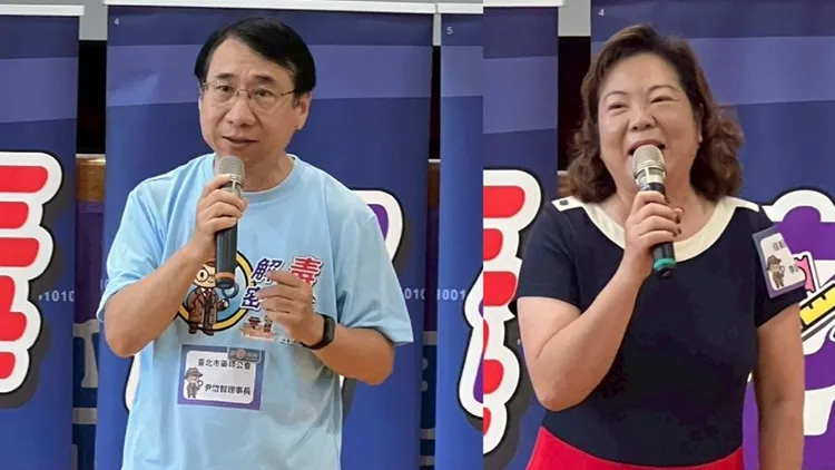 台北市藥師公會理事長尹岱智(左)與信義國小校長徐曼理(右)致詞勉勵，冀盼孩童成為反毒小尖兵，反毒教育更應向下扎根。主辦單位提供