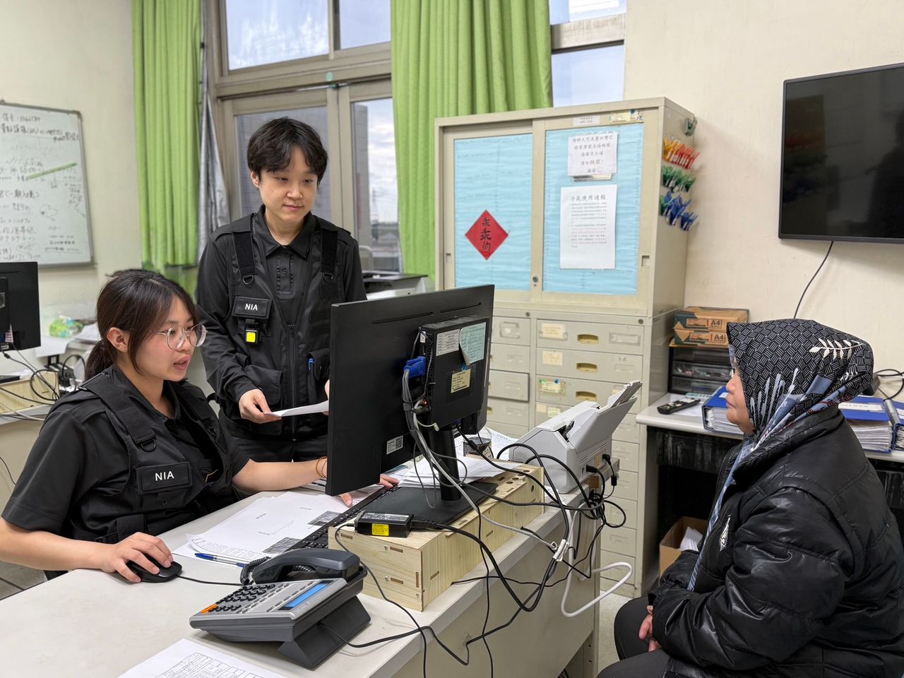 誤認免簽規定!八旬美國阿嬤逾期滯台1年 暖心移民官助平安返家