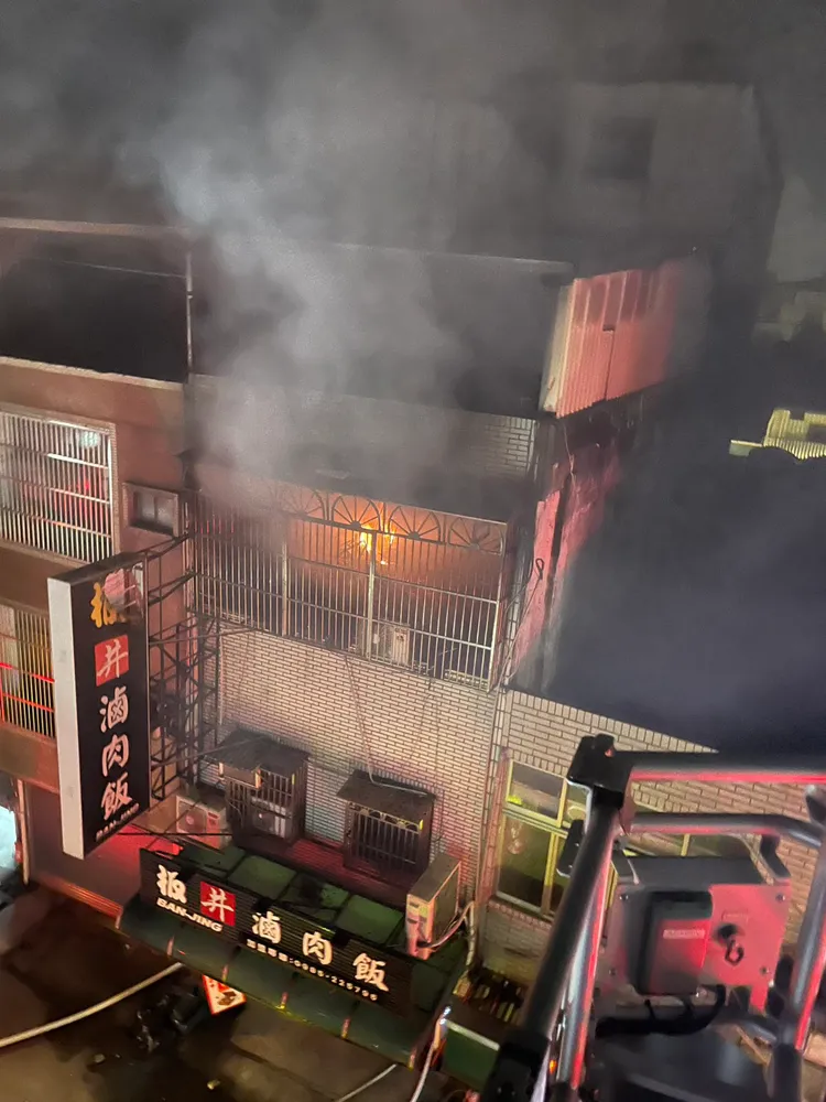 火警現場。桃園市消防局提供
