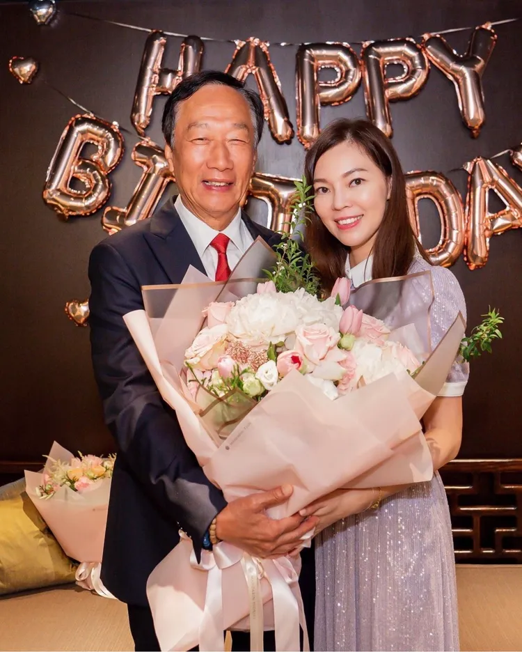 郭台銘（左）和曾馨瑩結婚18年，以往給人「愛妻家」的印象。