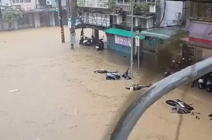 內湖沙包已領完!吳欣岱批蔣萬安:500包絕對不夠