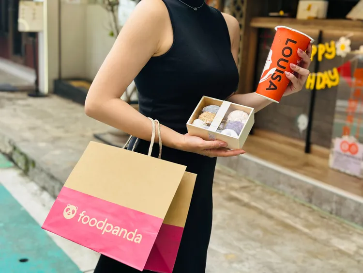 期間pandapro會員透過「外帶自取」服務可享飲品優惠。foodpanda提供