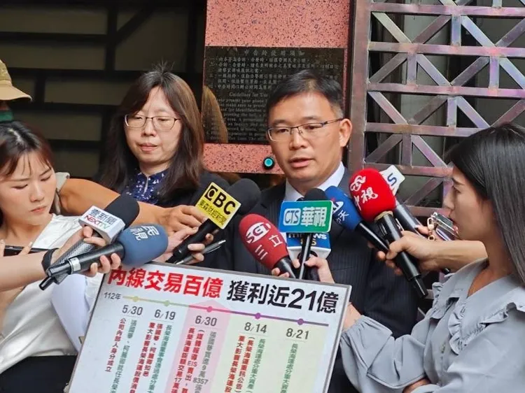 律師林文鵬率律師團今年4月間到北檢控告張國華等人內線交易。資料照片。