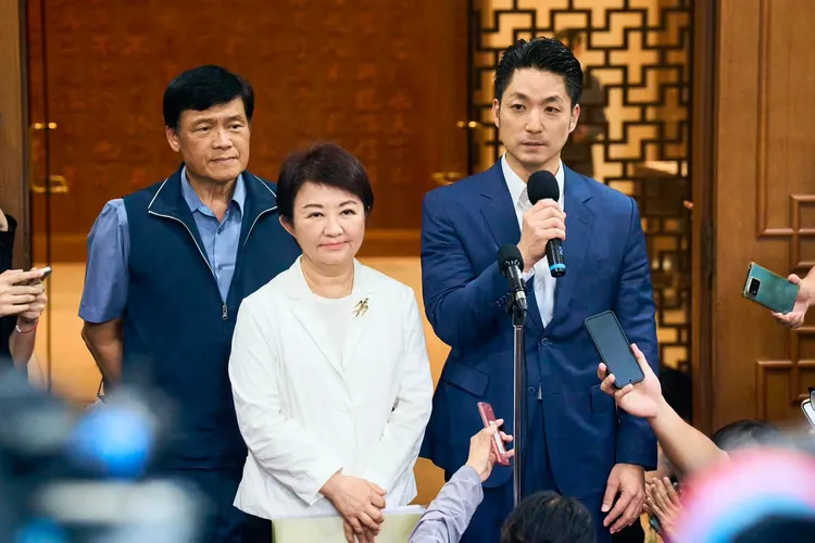 台北市長蔣萬安日前號召民眾上街反毒油，要求總統賴清德道歉、行政院長卓榮泰下台。蔣萬安臉書