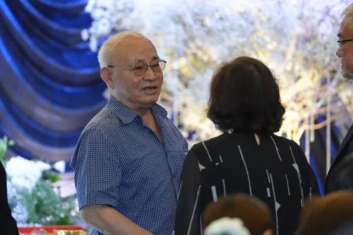 「那掌打得真好」傅子純弟弟告別式致詞惹淚　傅爸白髮人悲送黑髮人