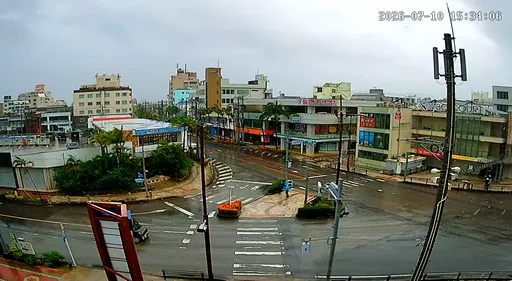 巴威襲擊石垣島！網見直播畫面大驚：這樣還能叫吳柏毅？