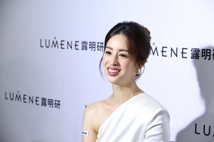 莫允雯一生一次的求婚紀錄就沒了。攝影中心攝