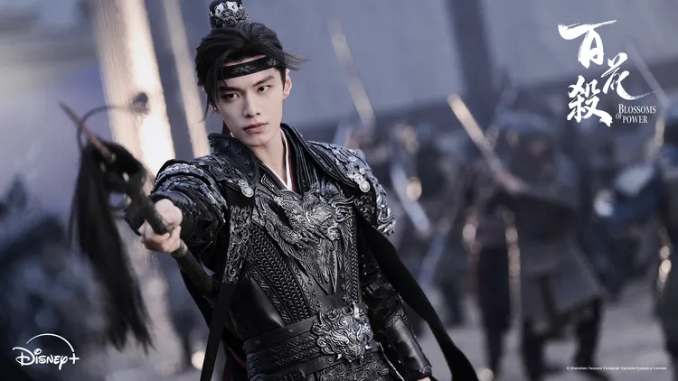 何宜謙（何與）飾演病弱實則心思深沉的太子蕭華雍。Disney+提供