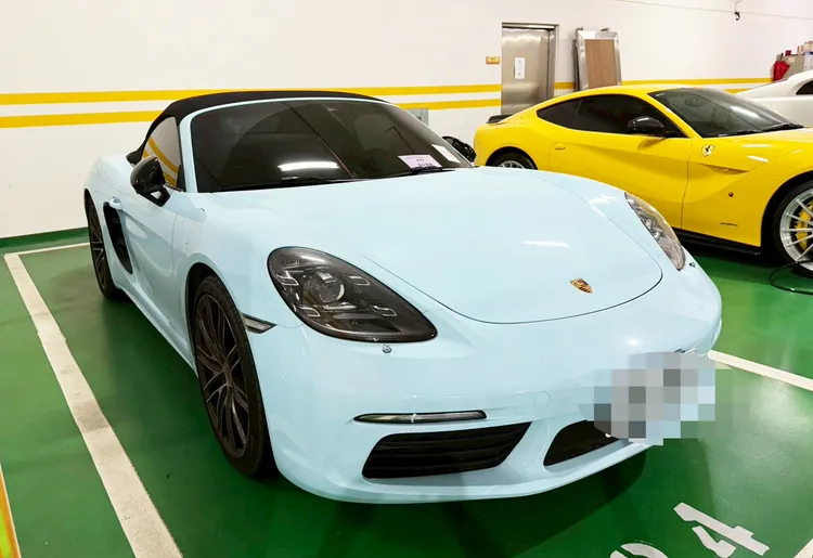 淺藍色保時捷718 Boxster S跑車。士林分署提供